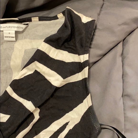 *Gorgeous Wrap Dress* - Picture 5 of 6